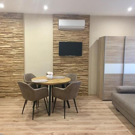 Апартаменты Family Apartmanhaz Надьканижа Экстерьер фото