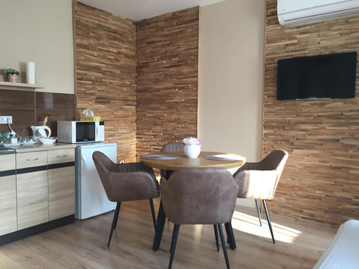 Апартаменты Family Apartmanhaz Надьканижа Экстерьер фото