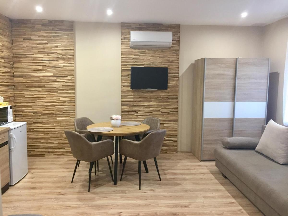 Апартаменты Family Apartmanhaz Надьканижа Экстерьер фото
