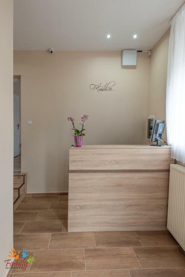 Апартаменты Family Apartmanhaz Надьканижа Экстерьер фото