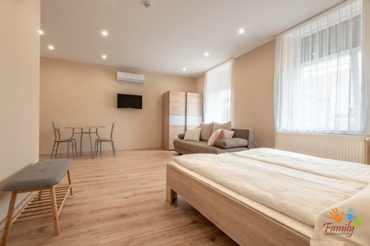 Апартаменты Family Apartmanhaz Надьканижа Экстерьер фото