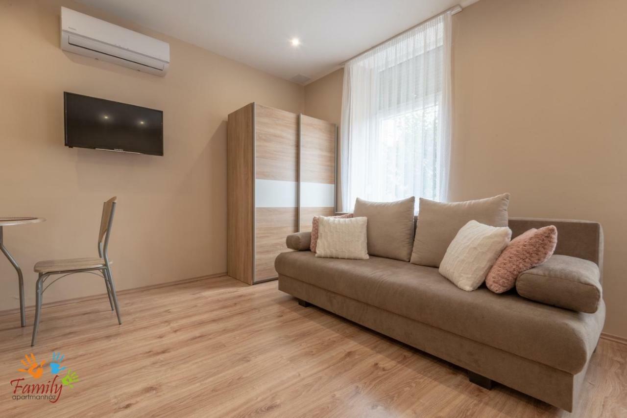 Апартаменты Family Apartmanhaz Надьканижа Экстерьер фото